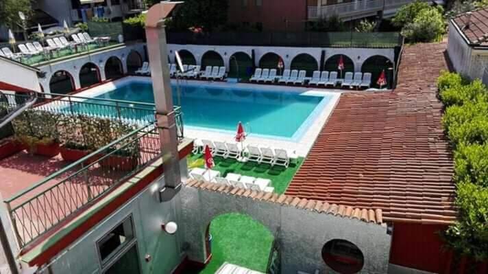 B&B The Sun Swimming & Pool Turijn Buitenkant foto
