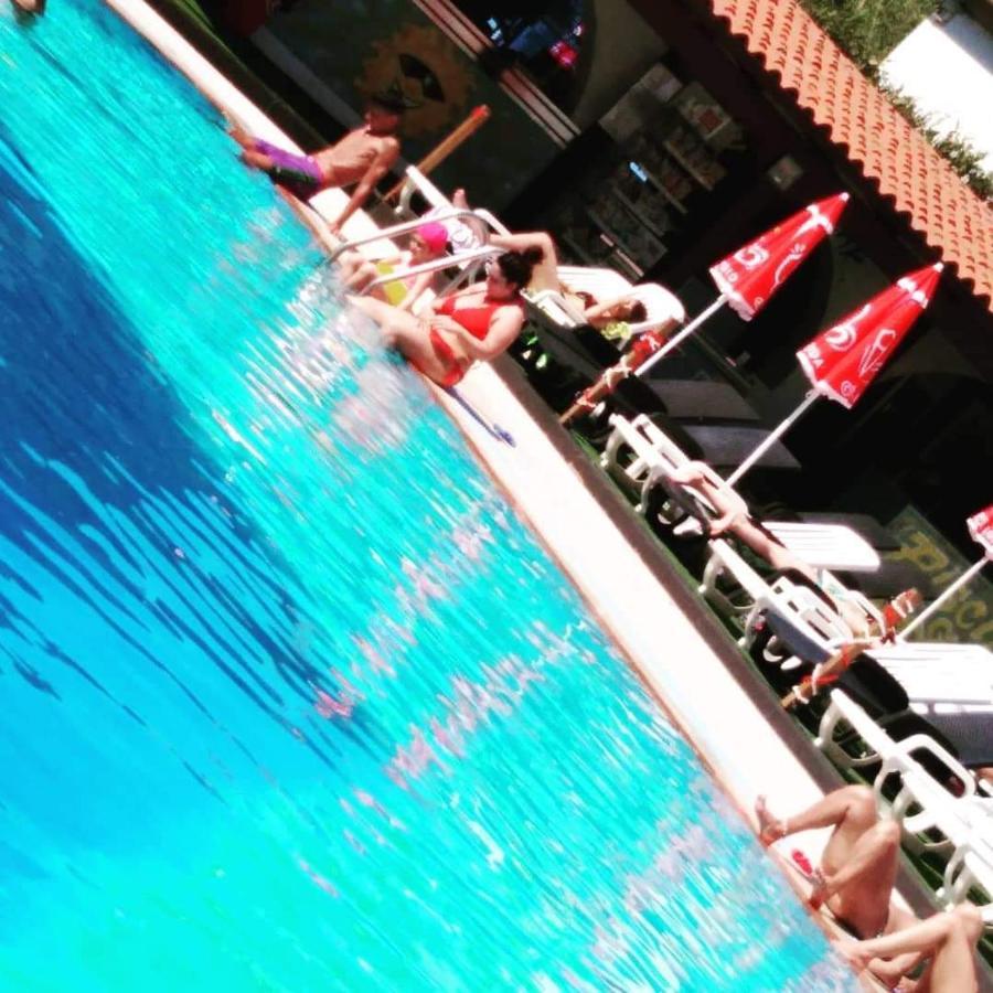 B&B The Sun Swimming & Pool Turijn Buitenkant foto