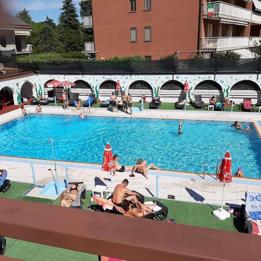 B&B The Sun Swimming & Pool Turijn Buitenkant foto