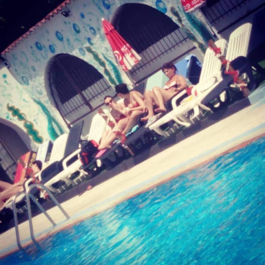 B&B The Sun Swimming & Pool Turijn Buitenkant foto